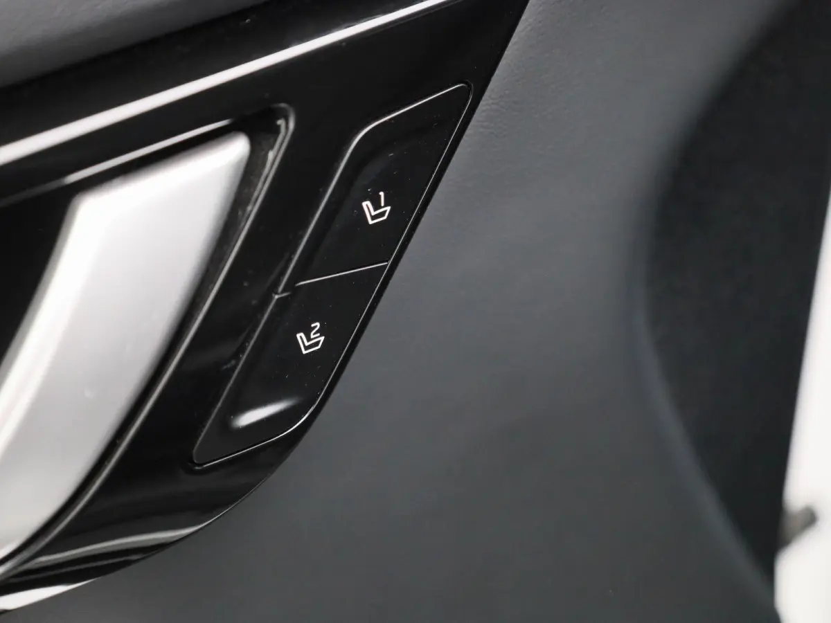 BEV 77,4 kWH Business Plus | ACHTERUITRIJCAMERA | MEMORY | APPLE CARPLAY - ANDROID AUTO | ADAPTIVE CRUISE CONTROL | CLIMATE CONTROL | STOELVERWARMING | STUURWIELVERWARMING |