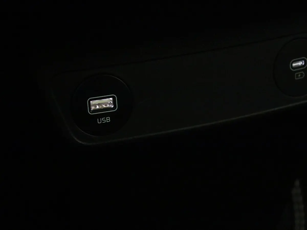 BEV 77,4 kWH Business Plus | ACHTERUITRIJCAMERA | MEMORY | APPLE CARPLAY - ANDROID AUTO | ADAPTIVE CRUISE CONTROL | CLIMATE CONTROL | STOELVERWARMING | STUURWIELVERWARMING |