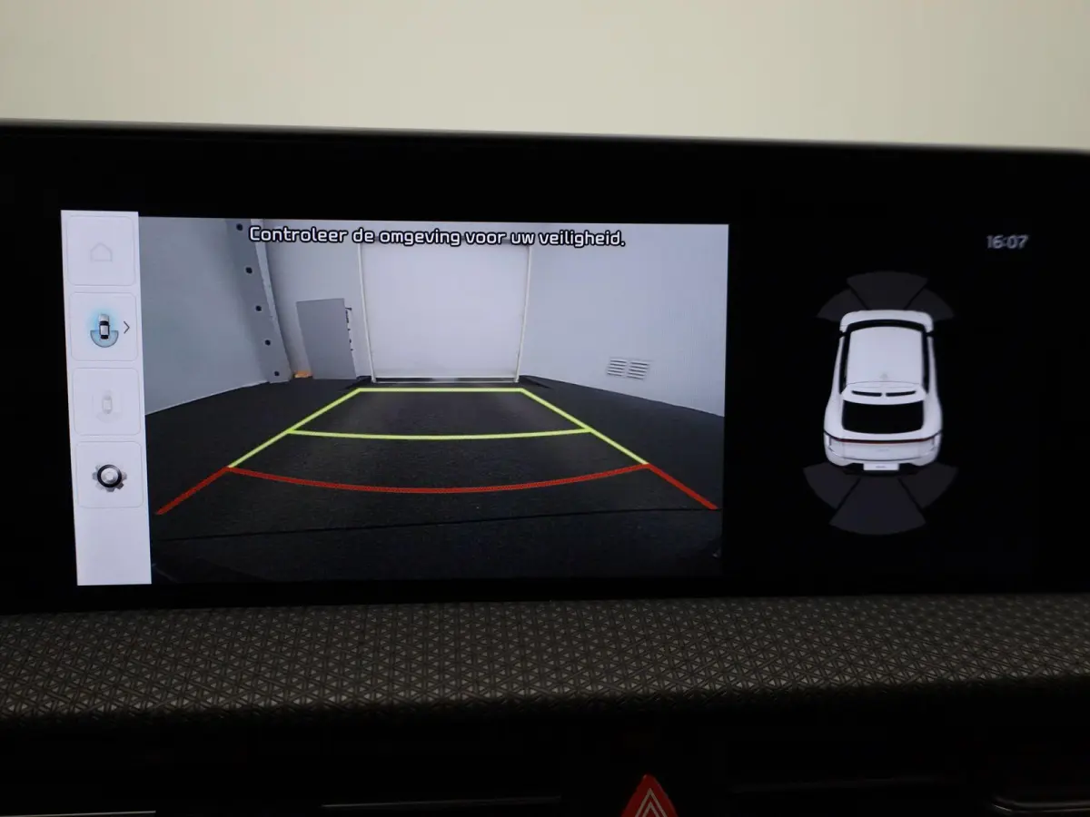 BEV 77,4 kWH Business Plus | ACHTERUITRIJCAMERA | MEMORY | APPLE CARPLAY - ANDROID AUTO | ADAPTIVE CRUISE CONTROL | CLIMATE CONTROL | STOELVERWARMING | STUURWIELVERWARMING |