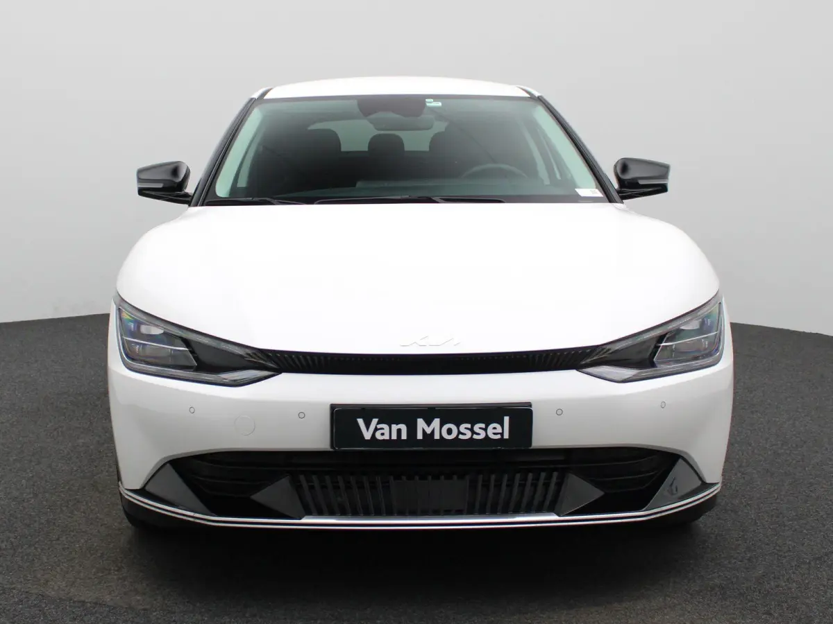 BEV 77,4 kWH Business Plus | ACHTERUITRIJCAMERA | MEMORY | APPLE CARPLAY - ANDROID AUTO | ADAPTIVE CRUISE CONTROL | CLIMATE CONTROL | STOELVERWARMING | STUURWIELVERWARMING |