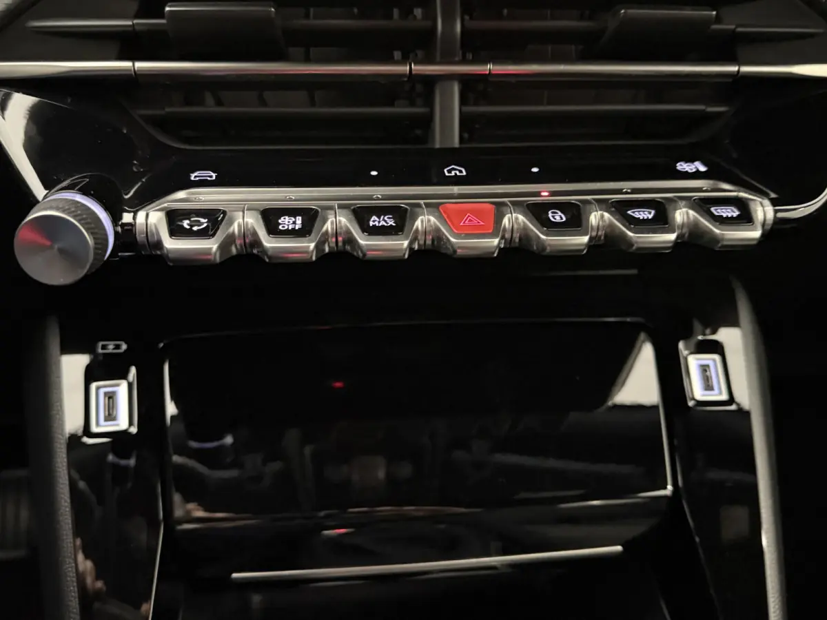 1.2 PureTech 100 Allure | Keyless Entry | Navigatie | Apple Carplay/Android Auto | Digitale Cockpit |