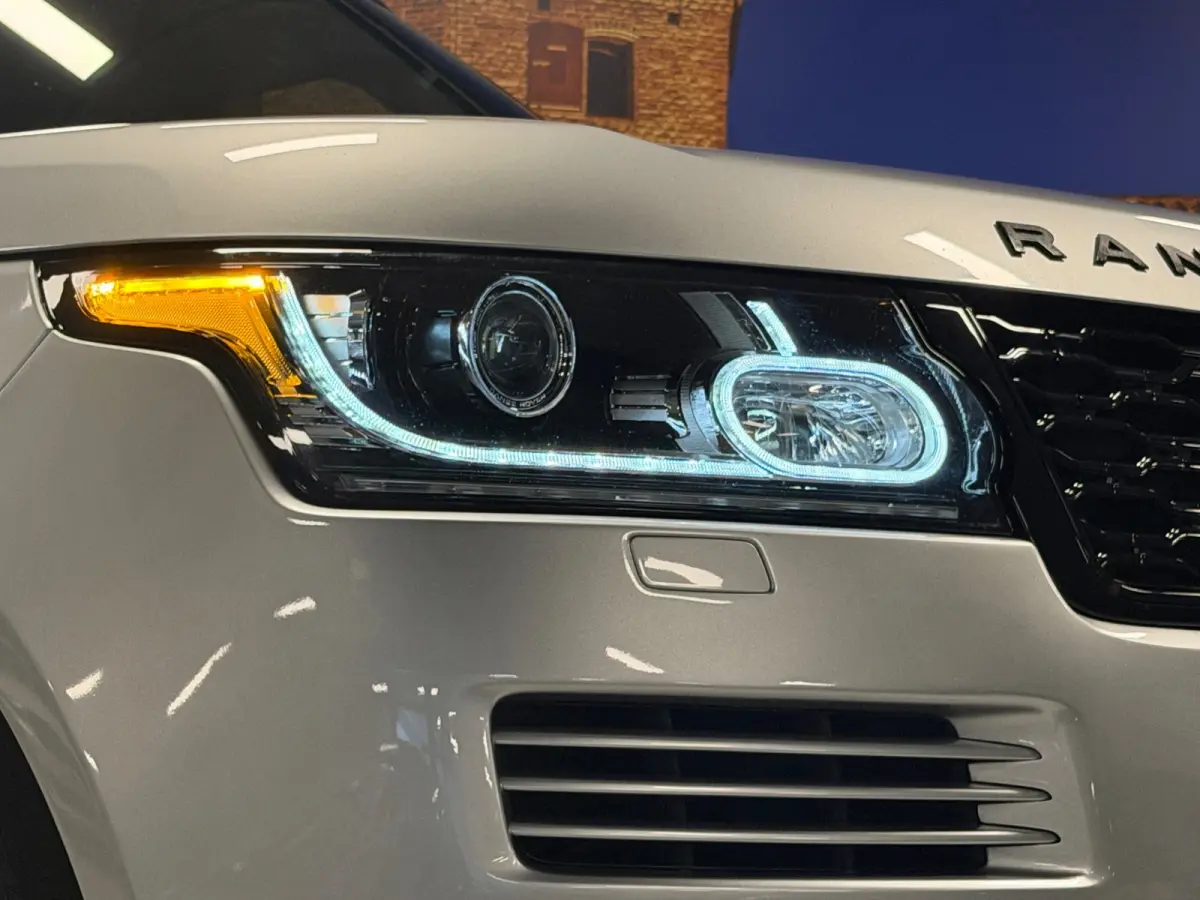 5.0 V8 Supercharged Aut Meridan LED Camera