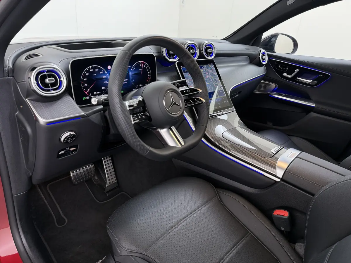Coupé GLC 4MATIC AMG Line | Achterasbesturing Luchtvering Pano Trekhaak HUD Burmester Ventilatie Memory
