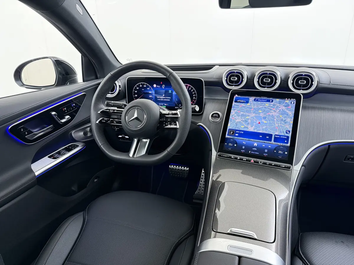 Coupé GLC 4MATIC AMG Line | Achterasbesturing Luchtvering Pano Trekhaak HUD Burmester Ventilatie Memory