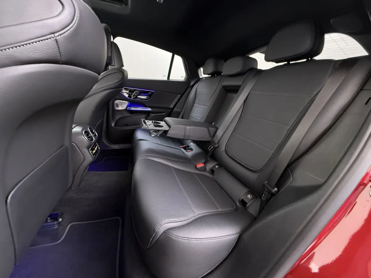 Coupé GLC 4MATIC AMG Line | Achterasbesturing Luchtvering Pano Trekhaak HUD Burmester Ventilatie Memory