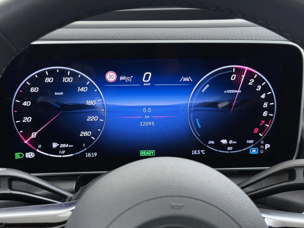 Coupé GLC 4MATIC AMG Line | Achterasbesturing Luchtvering Pano Trekhaak HUD Burmester Ventilatie Memory