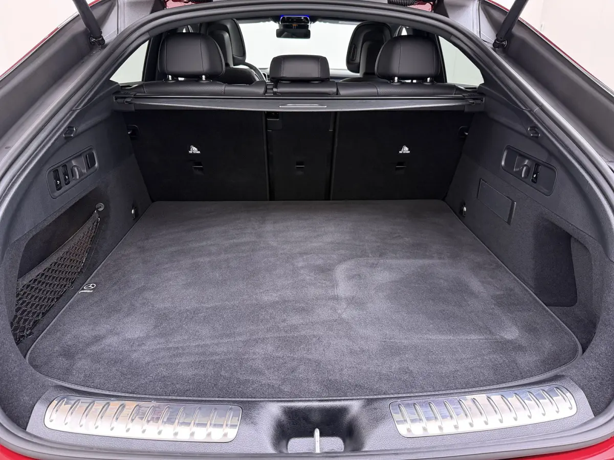 Coupé GLC 4MATIC AMG Line | Achterasbesturing Luchtvering Pano Trekhaak HUD Burmester Ventilatie Memory