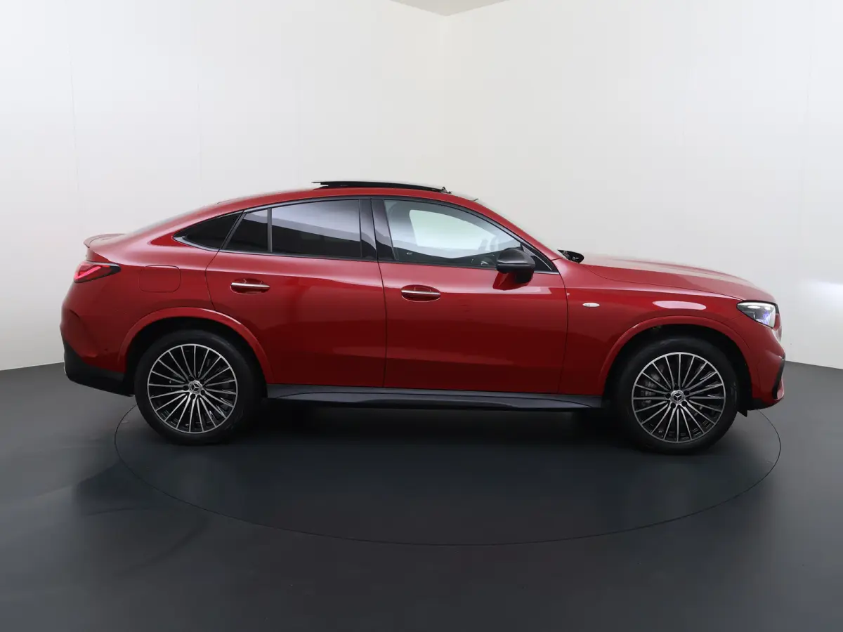 Coupé GLC 4MATIC AMG Line | Achterasbesturing Luchtvering Pano Trekhaak HUD Burmester Ventilatie Memory