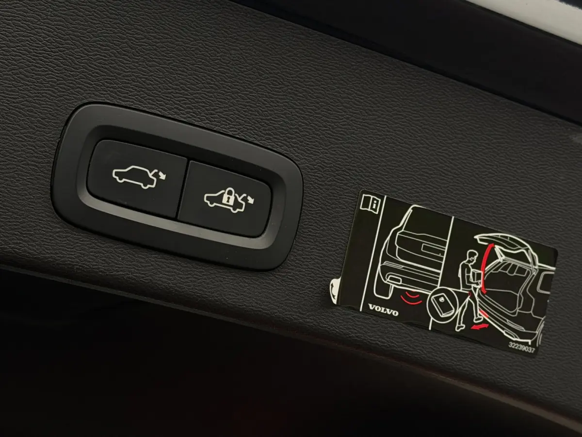 1.5 T4 | Pano | Camera | Trekhaak | Carplay | Elektrische achterklep | DAB+