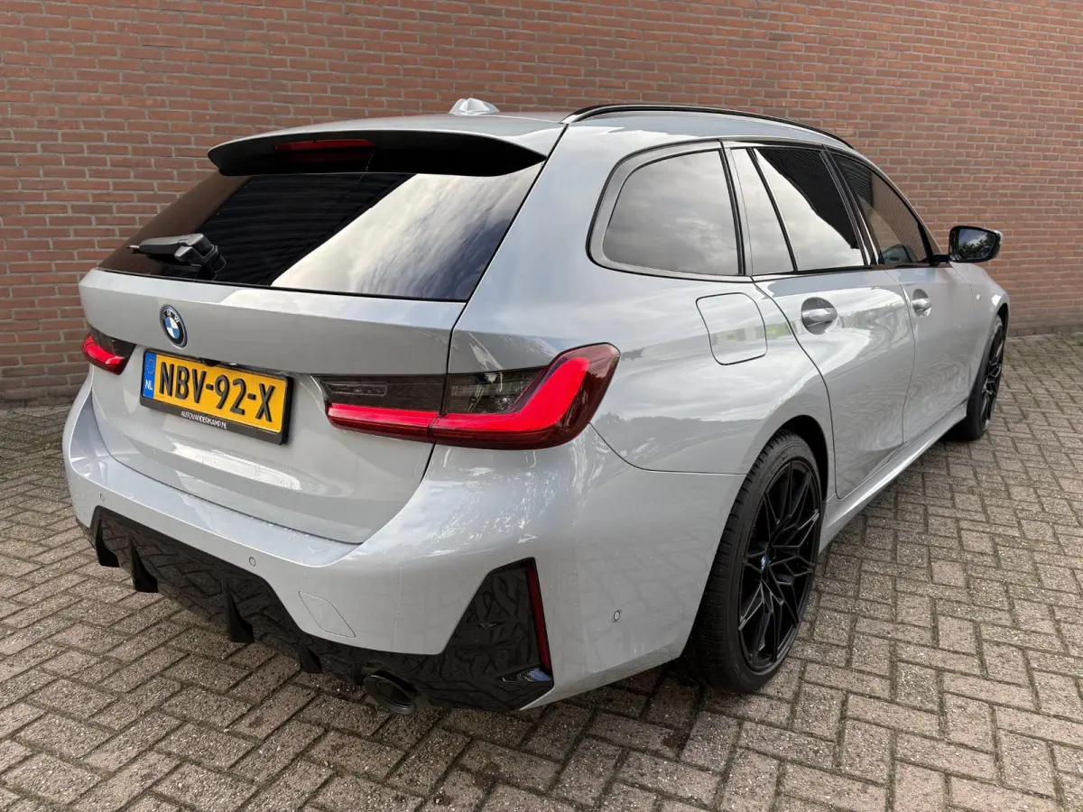 330e M Sport Pano 19"