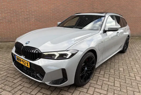 330e M Sport Pano 19"