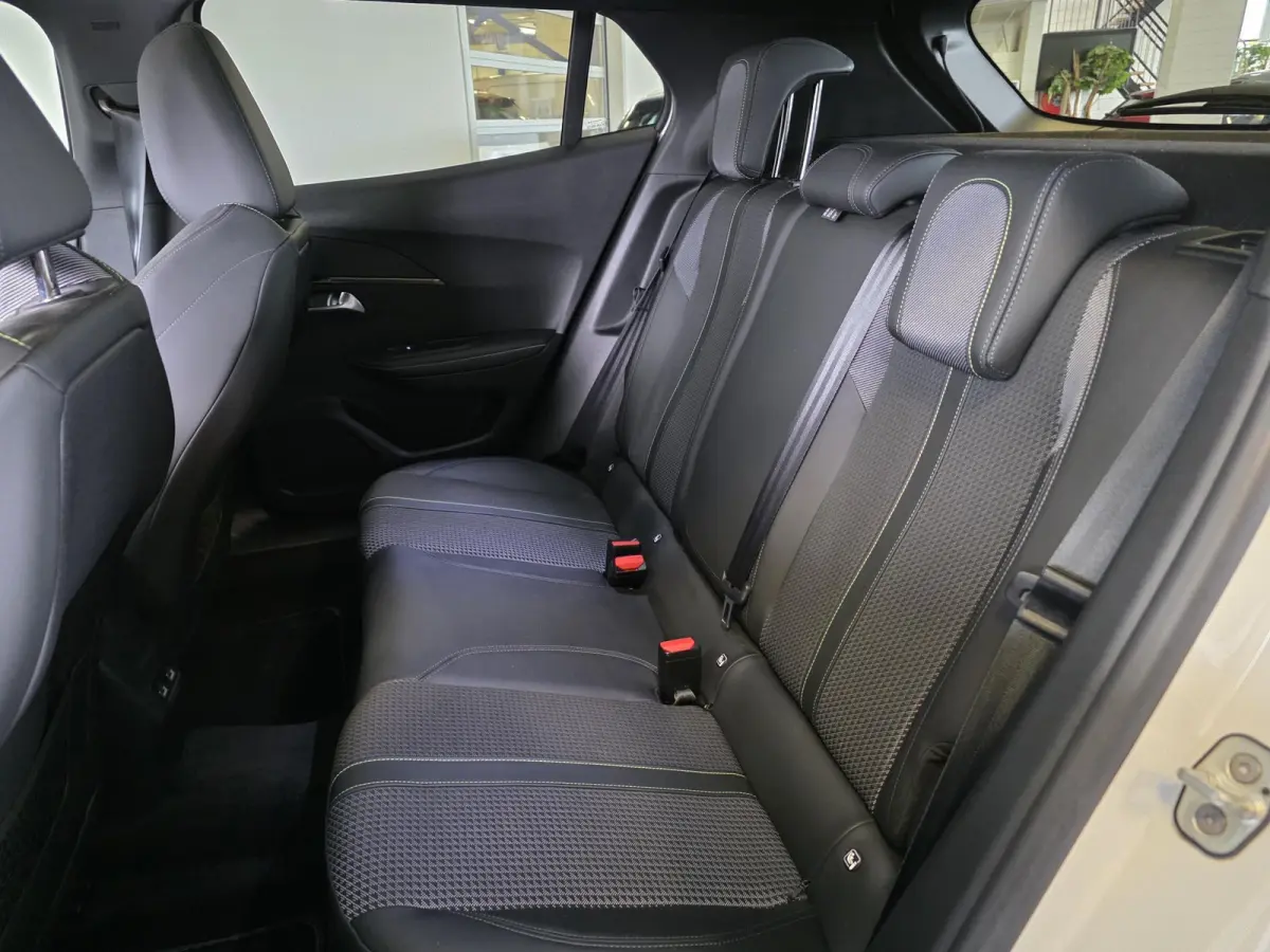 1.2 PureTech GT-Line | NL-Auto | Nieuwe Distributieriem | Schuif/kanteldak