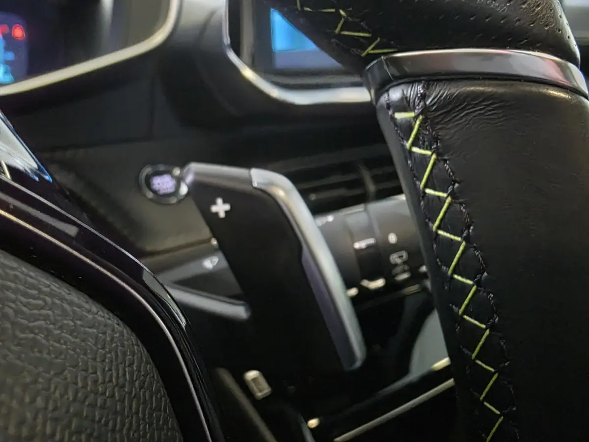 1.2 PureTech GT-Line | NL-Auto | Nieuwe Distributieriem | Schuif/kanteldak