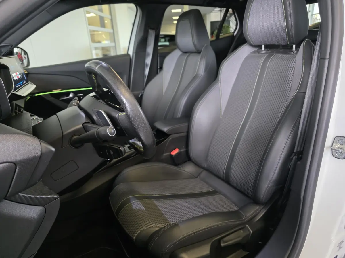 1.2 PureTech GT-Line | NL-Auto | Nieuwe Distributieriem | Schuif/kanteldak