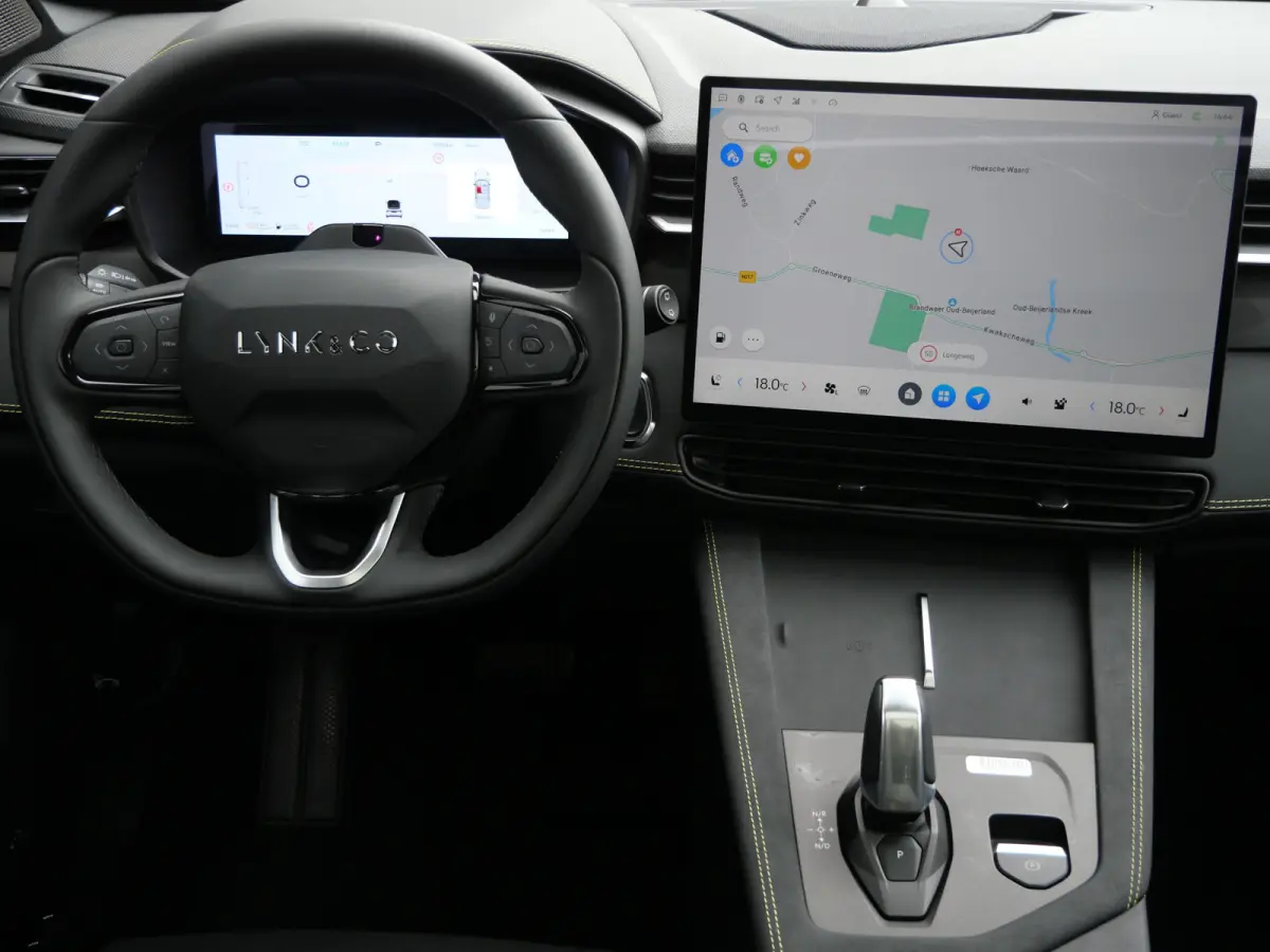 1.5 More PHEV 276 Pk Automaat Navi / DAB / Leer / Camera / Pano-dak / 20 inch / Apple Carplay