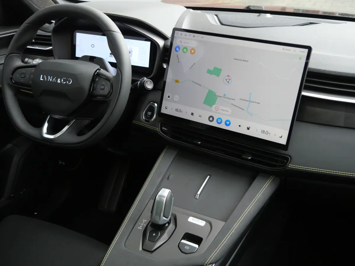 1.5 More PHEV 276 Pk Automaat Navi / DAB / Leer / Camera / Pano-dak / 20 inch / Apple Carplay