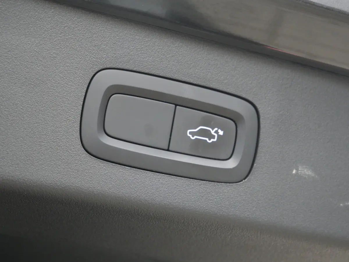 1.5 More PHEV 276 Pk Automaat Navi / DAB / Leer / Camera / Pano-dak / 20 inch / Apple Carplay