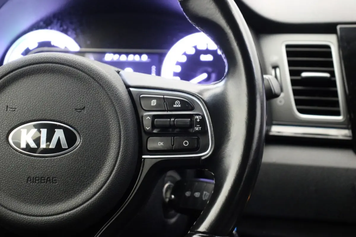 1.6 GDi Hybrid DynamicLine - Carplay, Navi, Camera, Cruise