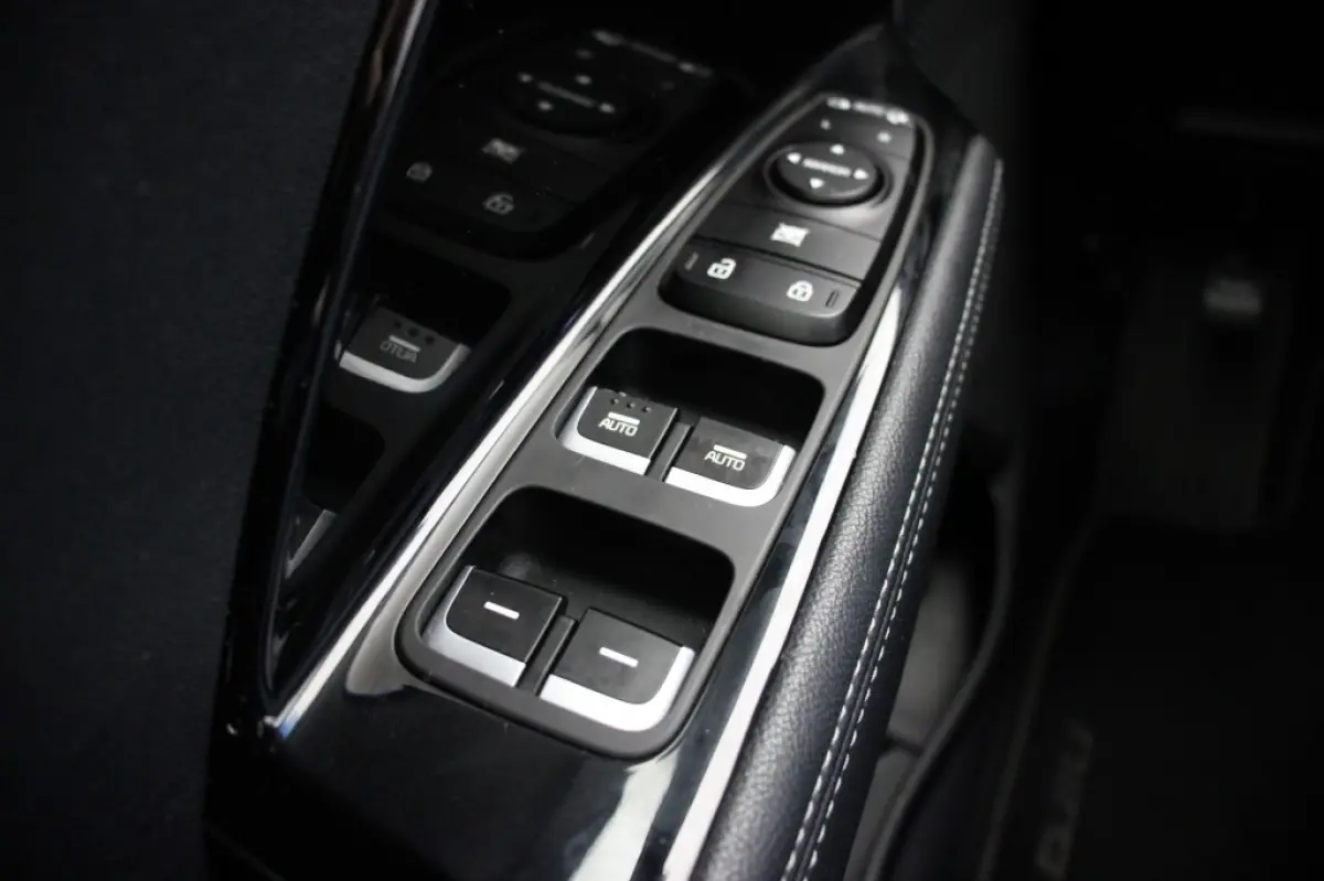 1.6 GDi Hybrid DynamicLine - Carplay, Navi, Camera, Cruise