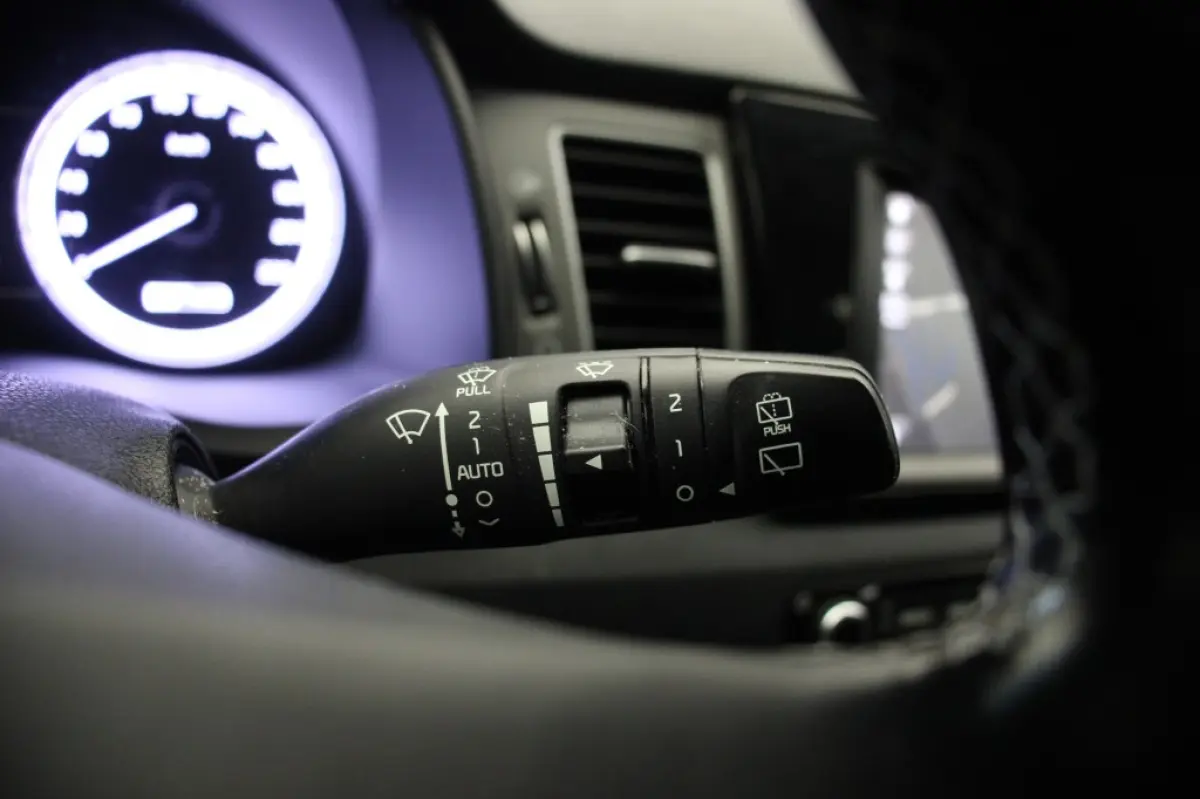 1.6 GDi Hybrid DynamicLine - Carplay, Navi, Camera, Cruise