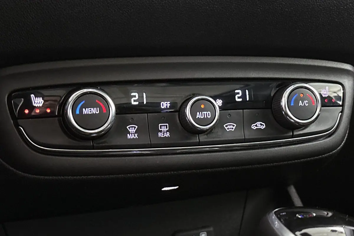 1.2 Turbo Ultimate Automaat Pano Trekhaak Keyless Winterpakket