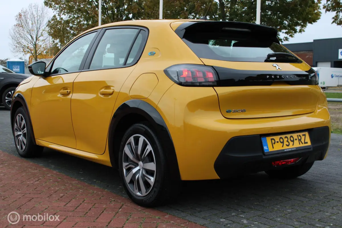 EV Active 50 kWh, Geel metallic, Clima, Cruise, Navi/App connect