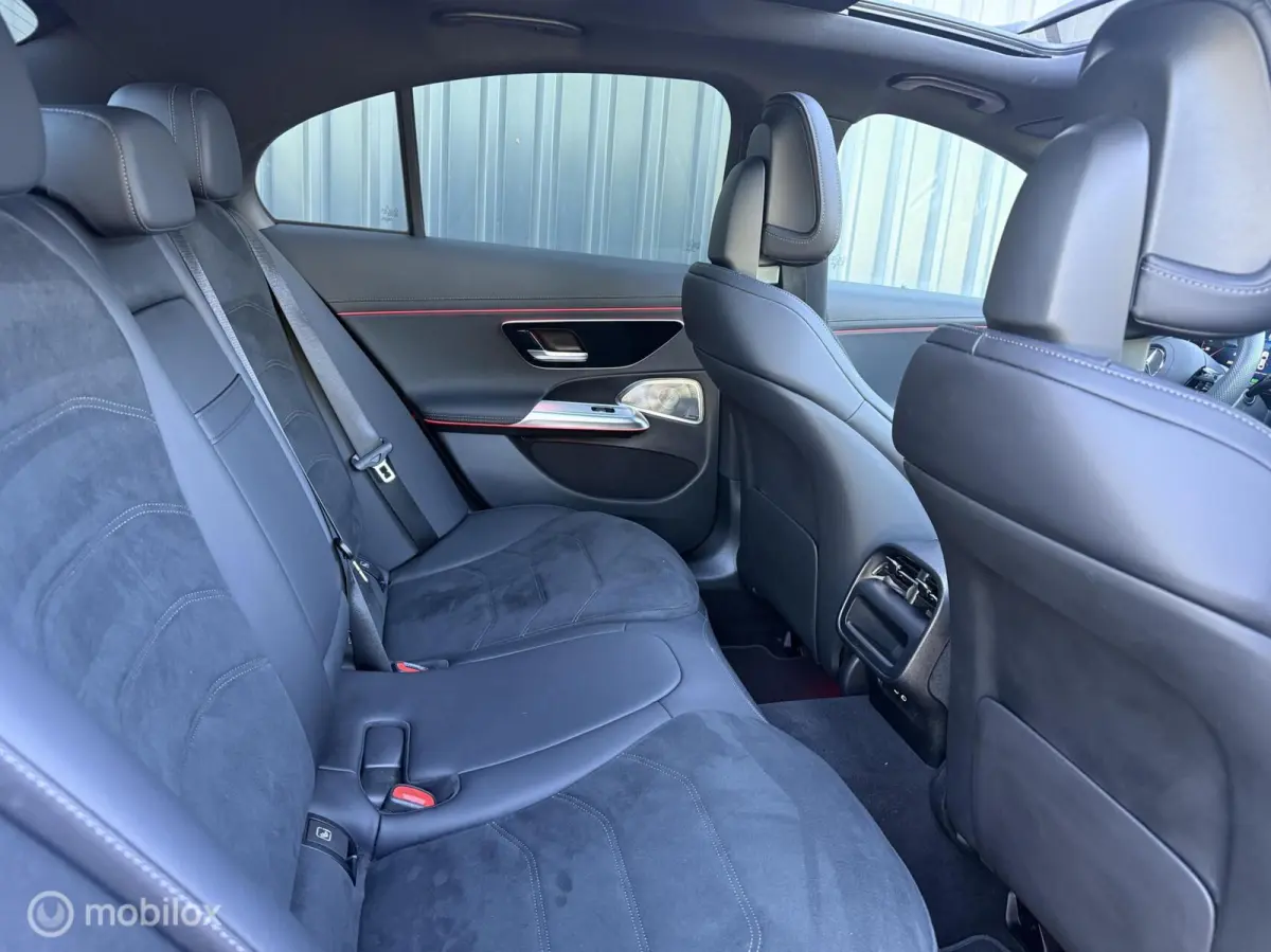 E300 de 4MATIC AMG Line Pano Burmester 4D Head-up Adaptive Cruise 360 Camera