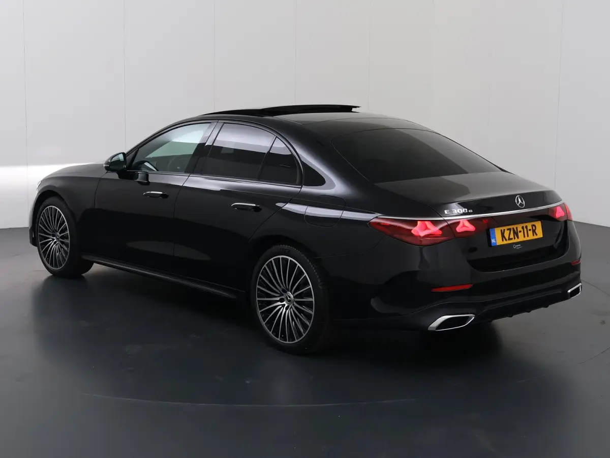300e Sport Edition | Premium-pakket | Nightpakket | Dodehoekassistent | 360° camera | Stoel ventilatie voor |