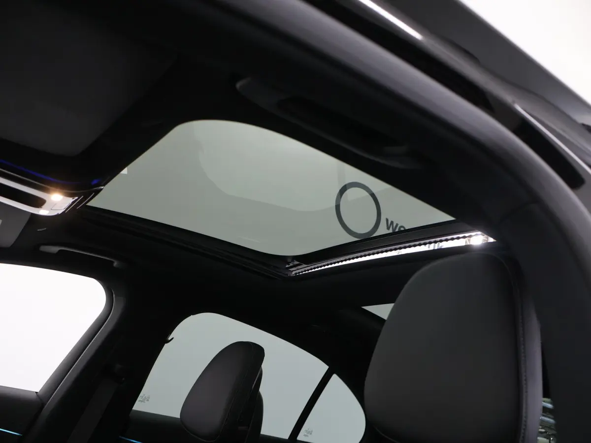 300e Sport Edition | Premium-pakket | Nightpakket | Dodehoekassistent | 360° camera | Stoel ventilatie voor |