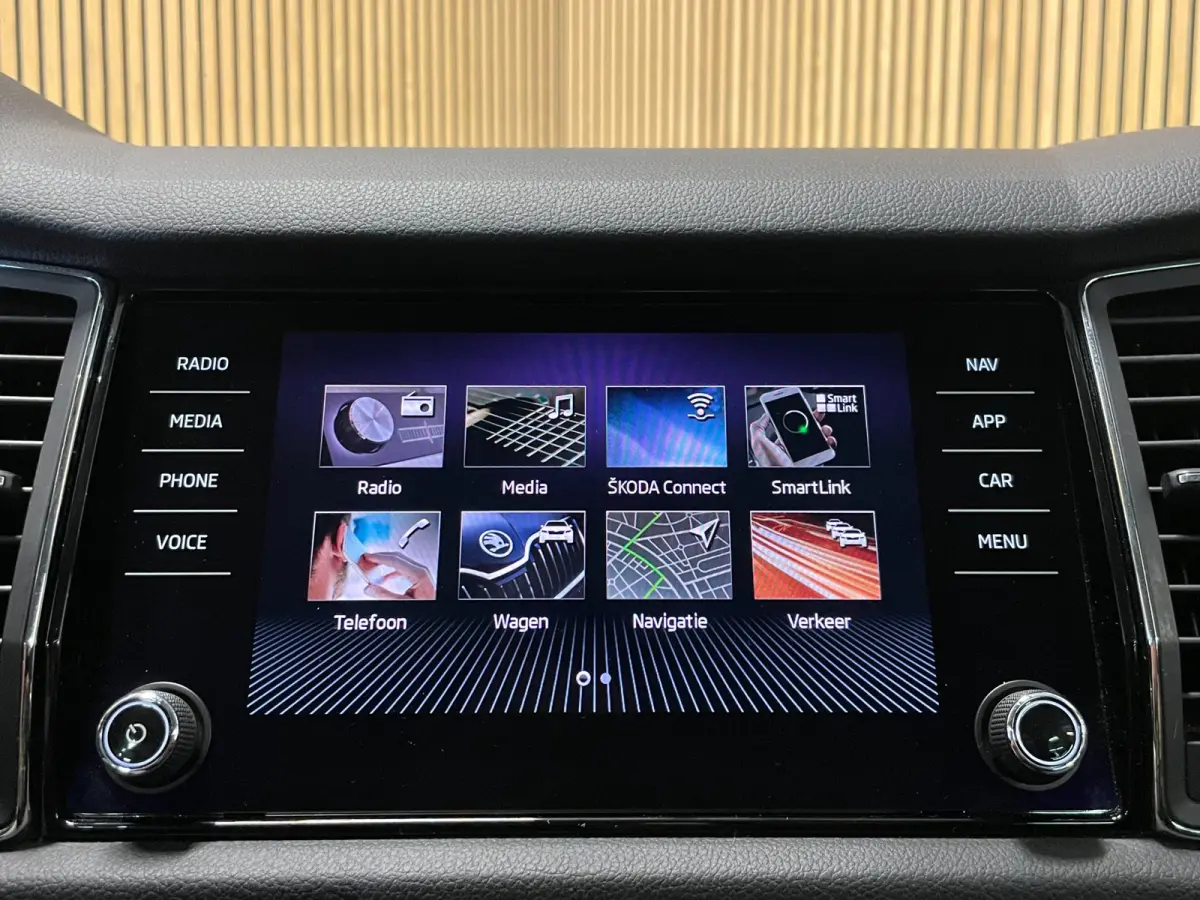 1.5 TSI Limited Business Edition|AUTOMAAT|AFN.TREKHAAK|ACC|CARPLAY|CAMERA|CLIMATE+CRUISE|CANTON|ELEK.A-KLEP|STOELVERW