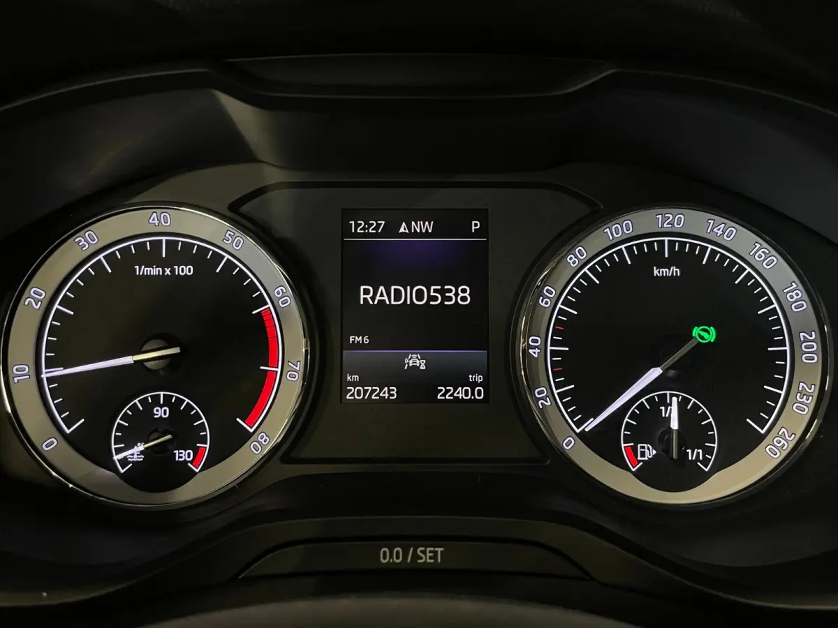 1.5 TSI Limited Business Edition|AUTOMAAT|AFN.TREKHAAK|ACC|CARPLAY|CAMERA|CLIMATE+CRUISE|CANTON|ELEK.A-KLEP|STOELVERW