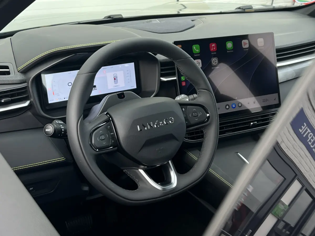 1.5 Core | Mineral Green | Virtual Cockpit | ACC | Carplay