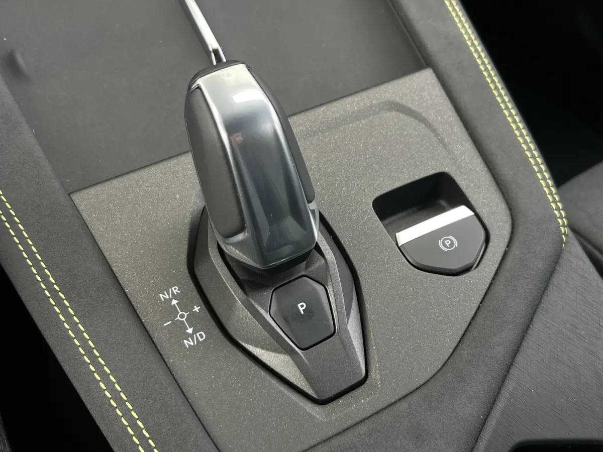 1.5 Core | Mineral Green | Virtual Cockpit | ACC | Carplay