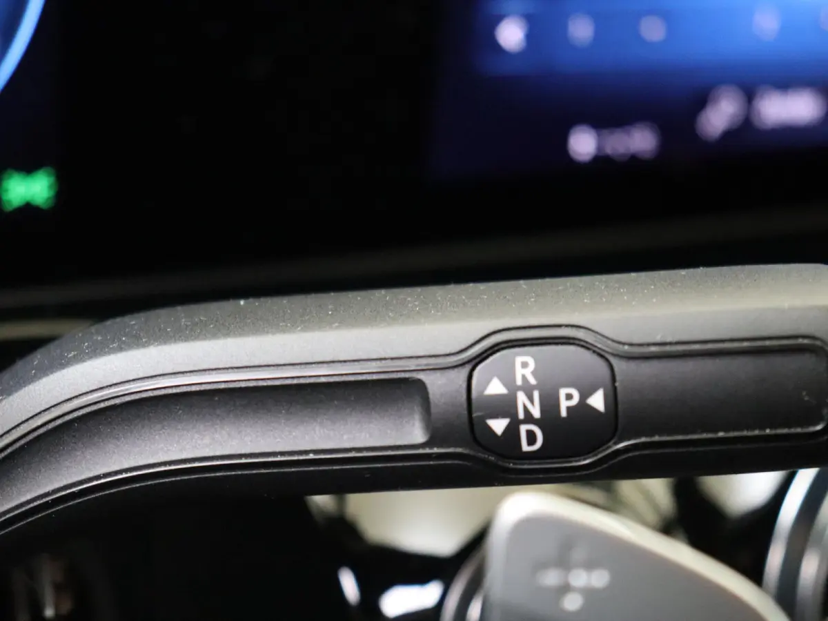 250 AMG Line 67 kWh Nightpakket / Stoelverwarming / 19'' vijf-dubbelspaaks / Parkeercamera