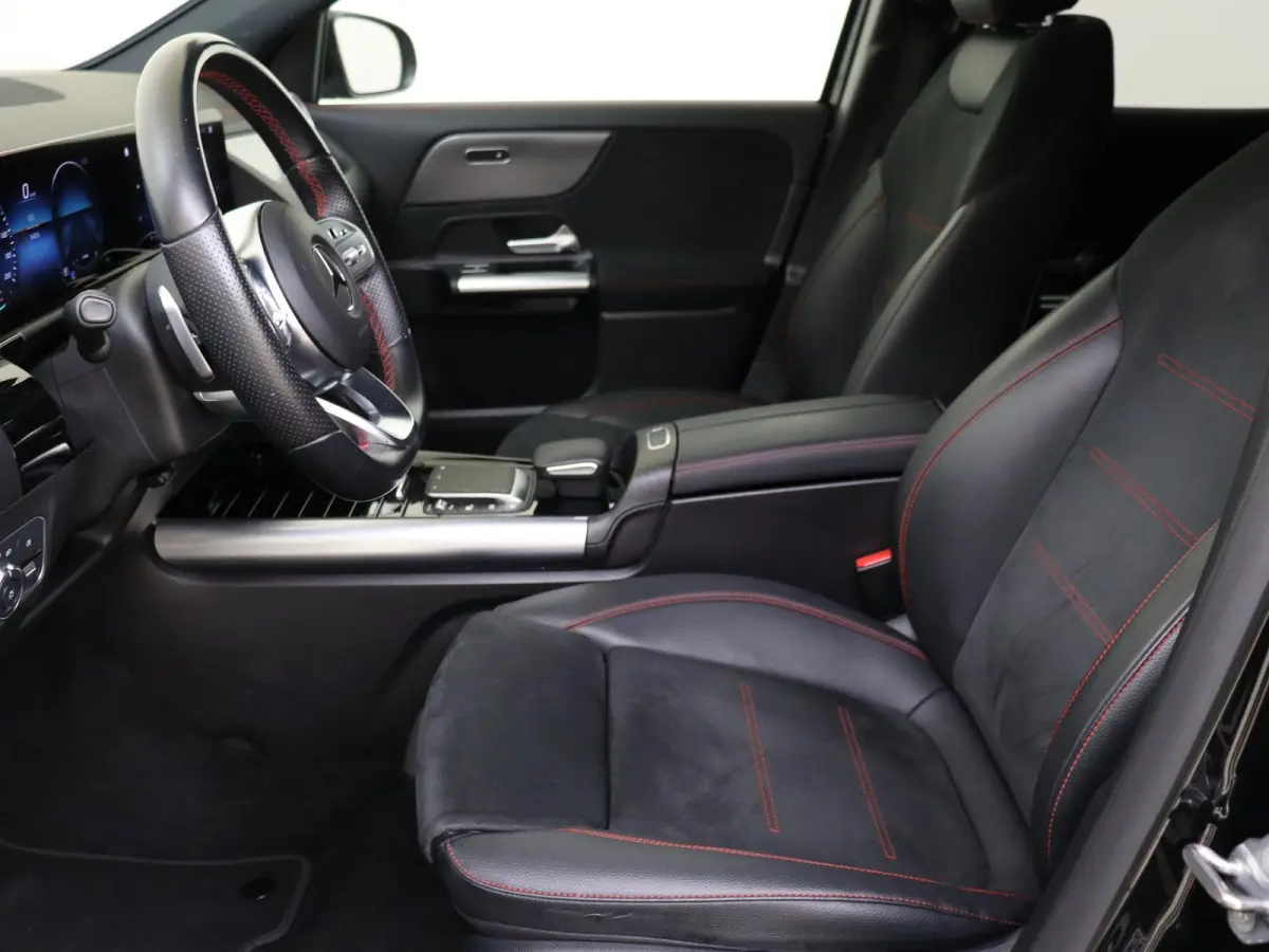 250 AMG Line 67 kWh Nightpakket / Stoelverwarming / 19'' vijf-dubbelspaaks / Parkeercamera