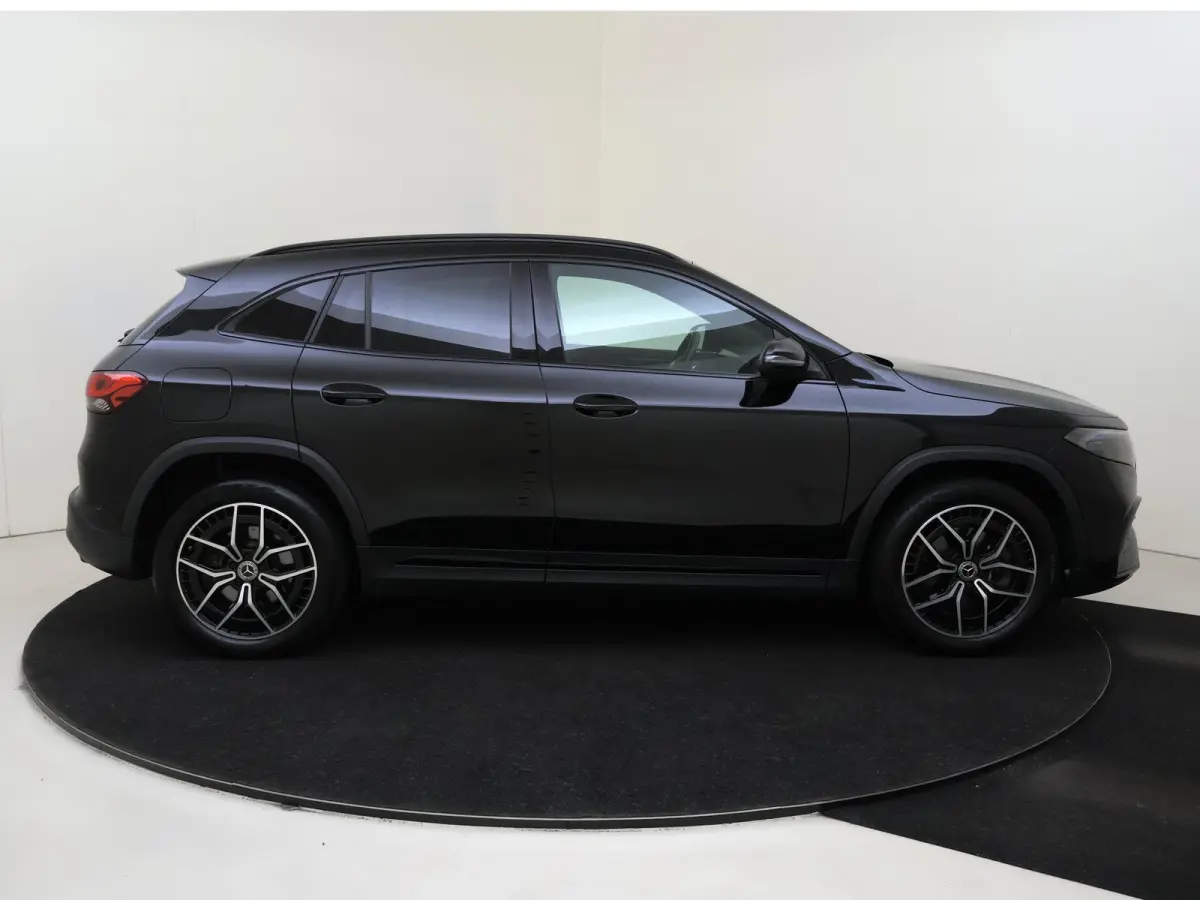 250 AMG Line 67 kWh Nightpakket / Stoelverwarming / 19'' vijf-dubbelspaaks / Parkeercamera