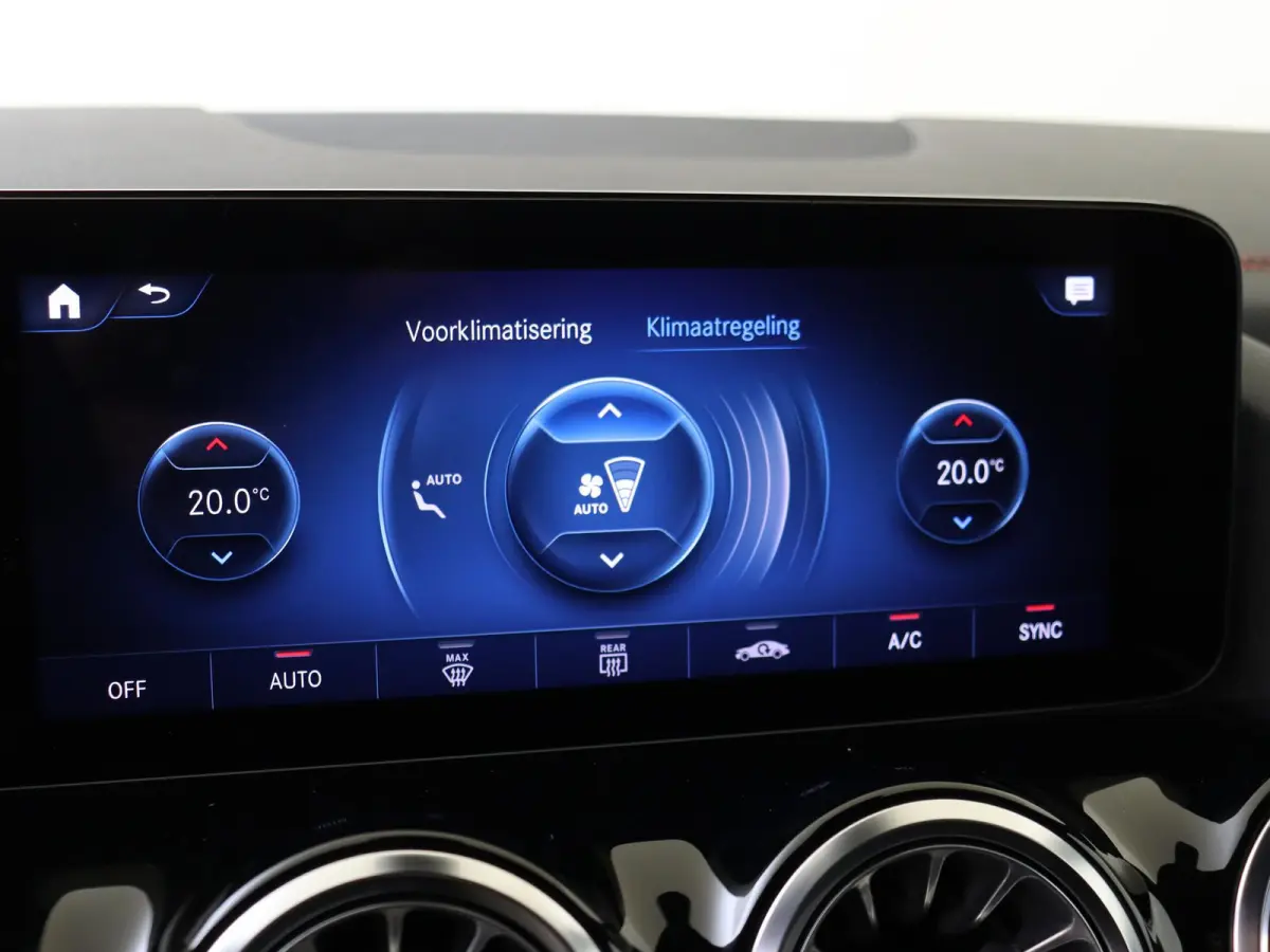 250 AMG Line 67 kWh Nightpakket / Stoelverwarming / 19'' vijf-dubbelspaaks / Parkeercamera