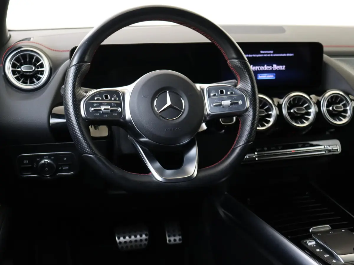 250 AMG Line 67 kWh Nightpakket / Stoelverwarming / 19'' vijf-dubbelspaaks / Parkeercamera