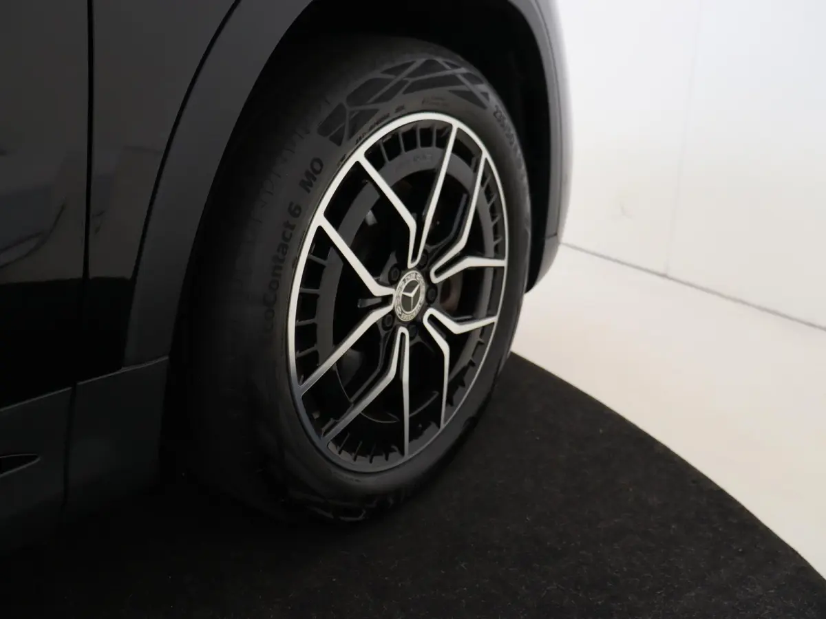250 AMG Line 67 kWh Nightpakket / Stoelverwarming / 19'' vijf-dubbelspaaks / Parkeercamera