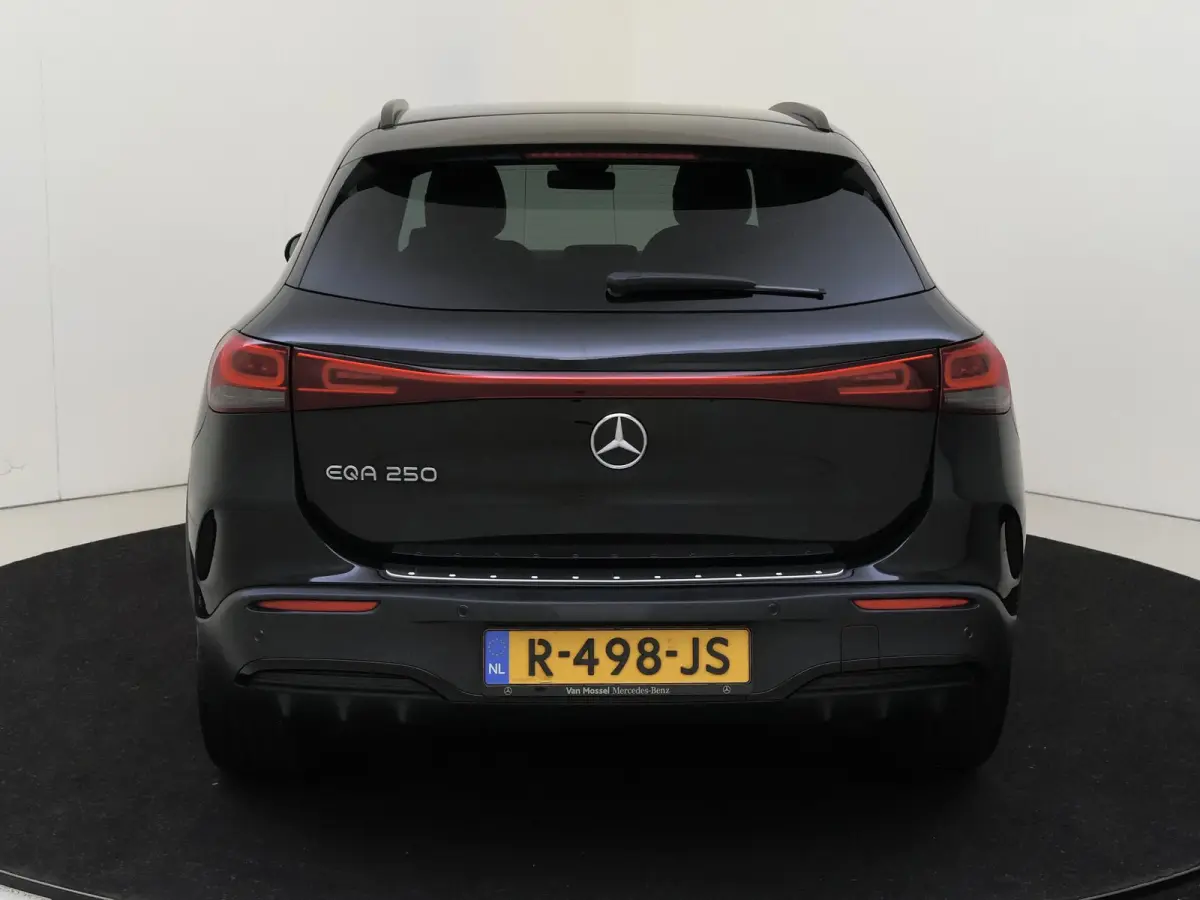 250 AMG Line 67 kWh Nightpakket / Stoelverwarming / 19'' vijf-dubbelspaaks / Parkeercamera