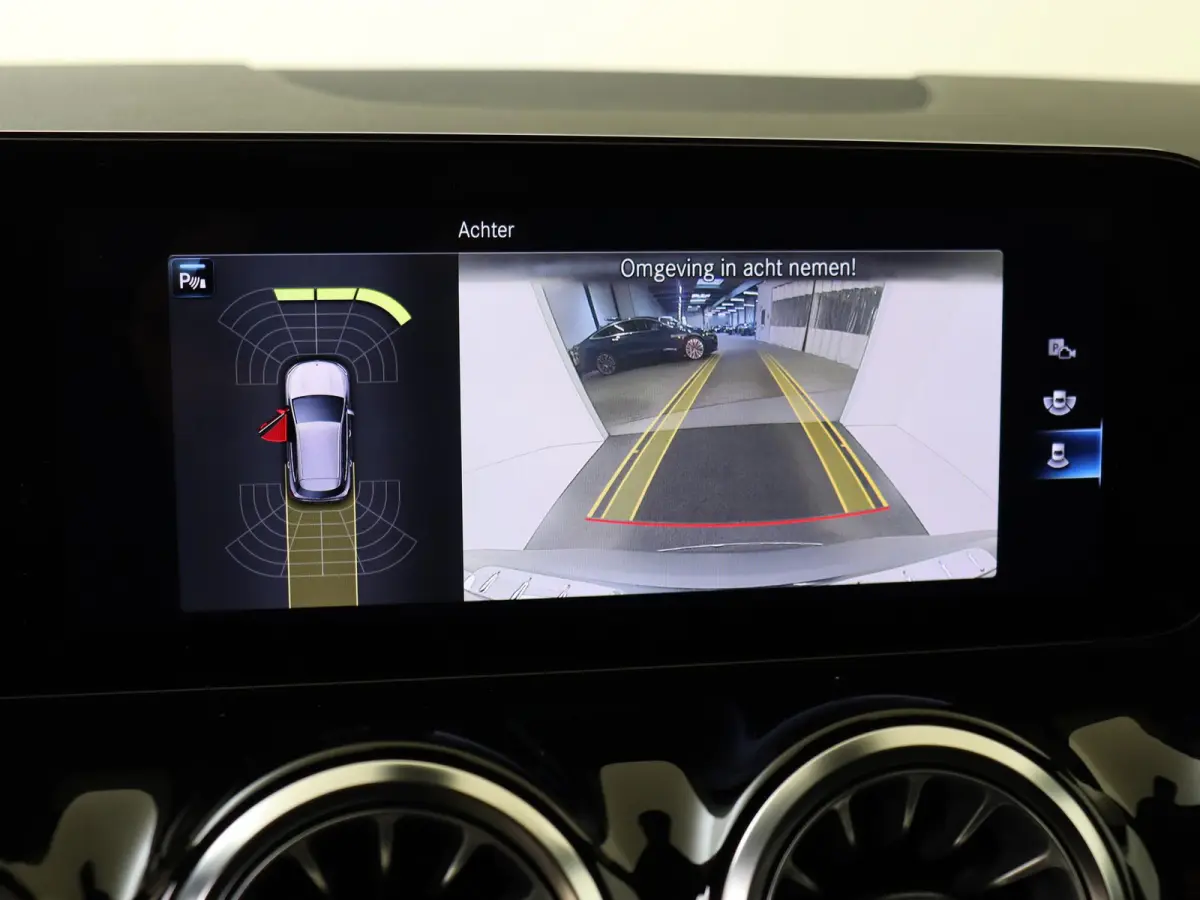 250 AMG Line 67 kWh Nightpakket / Stoelverwarming / 19'' vijf-dubbelspaaks / Parkeercamera