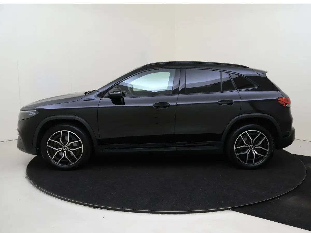 250 AMG Line 67 kWh Nightpakket / Stoelverwarming / 19'' vijf-dubbelspaaks / Parkeercamera