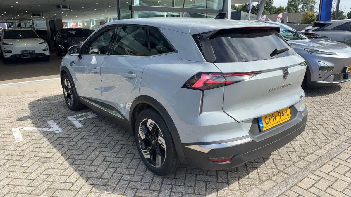 techno full hybrid E-Tech 145 | adaptieve cruise control | achteruitrijcamera | Google navigatie |