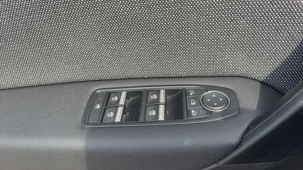 techno full hybrid E-Tech 145 | adaptieve cruise control | achteruitrijcamera | Google navigatie |