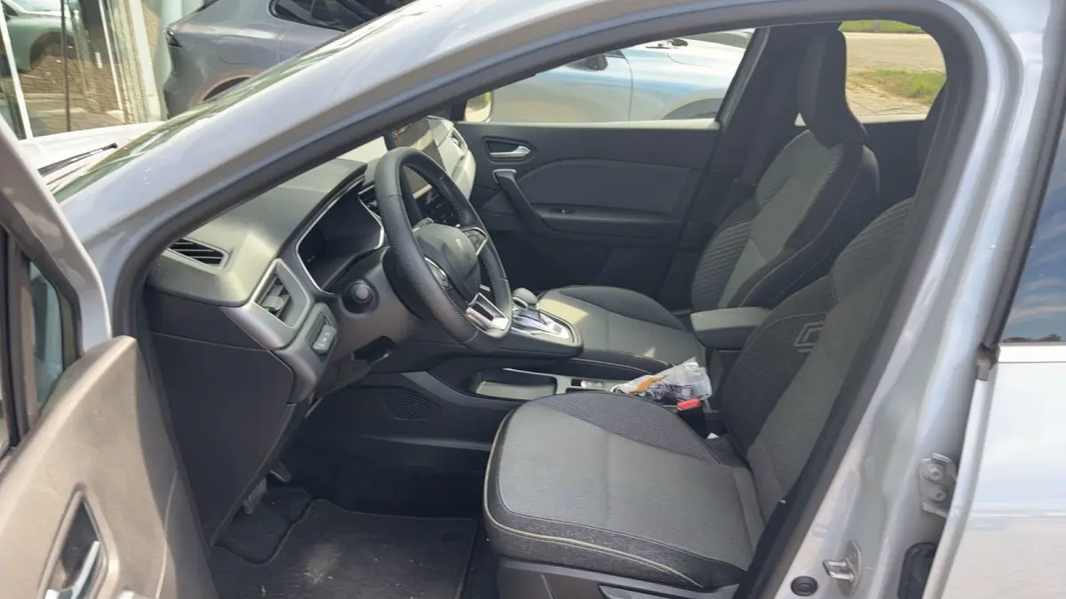 techno full hybrid E-Tech 145 | adaptieve cruise control | achteruitrijcamera | Google navigatie |