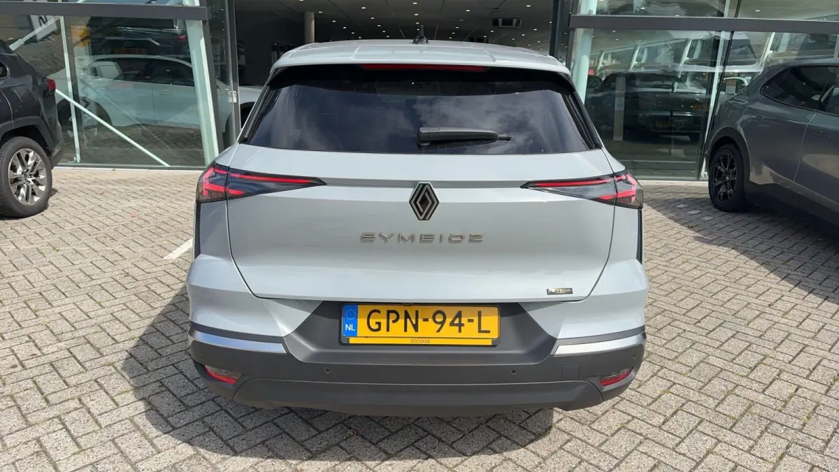 techno full hybrid E-Tech 145 | adaptieve cruise control | achteruitrijcamera | Google navigatie |