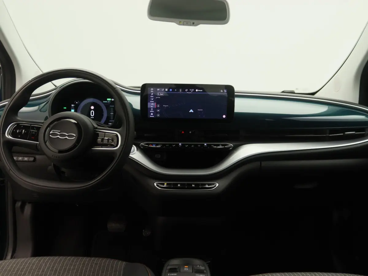 RED 42 kWh | Apple Carplay/Android Auto | Achteruitrijcamera | Stoelverwarming | Lichtmetalen Velgen |