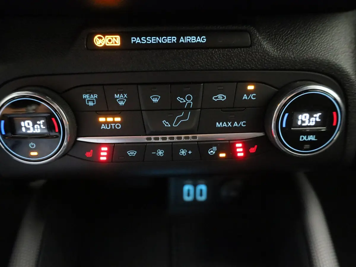1.0 EcoBoost Active X Business | Apple Carplay/Android Auto | Achteruitrijcamera | Cruise Control | Winterpakket | Lichtmetalen Velgen |