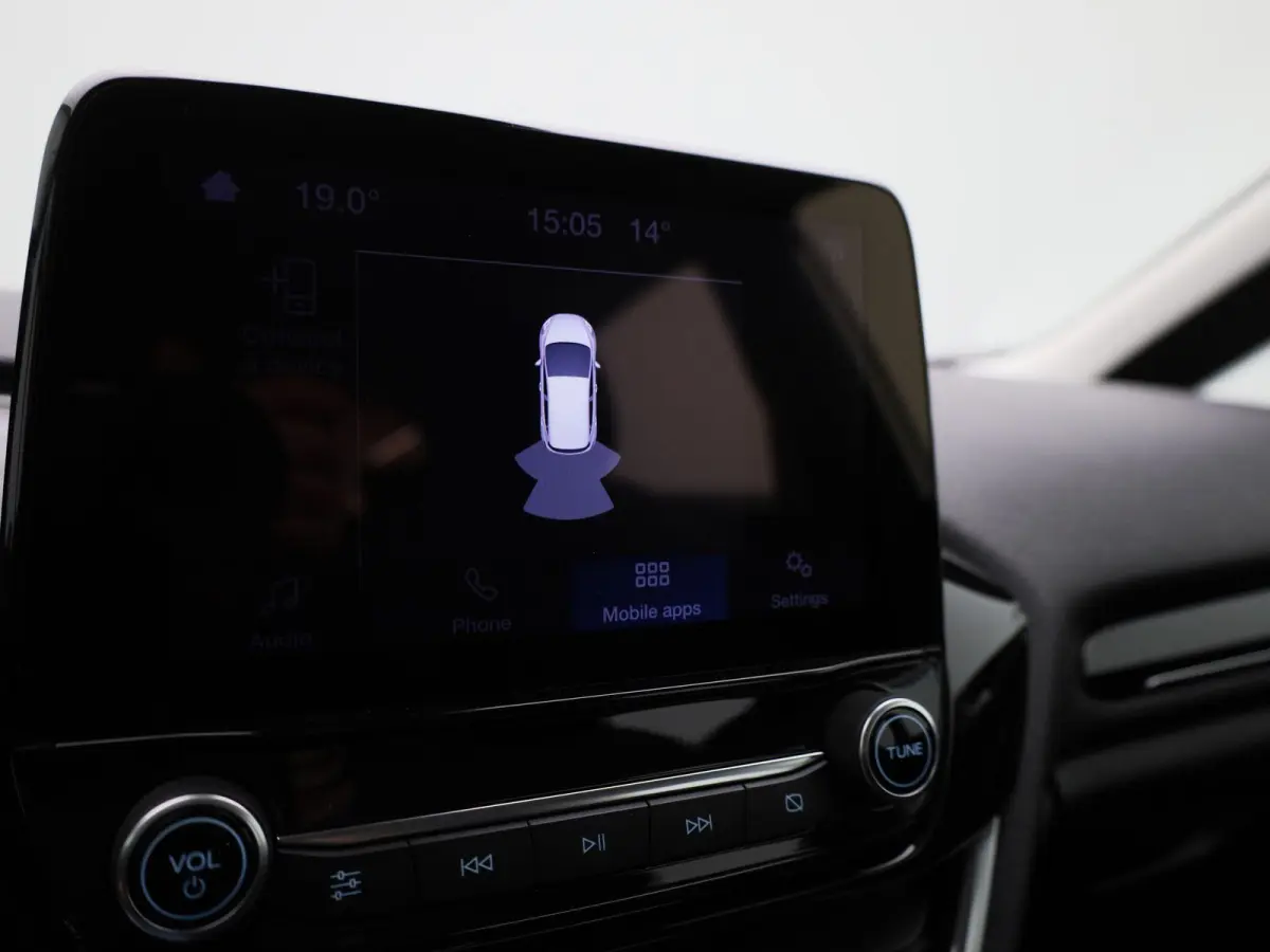 1.0 EcoBoost Hybrid Titanium | Apple Carplay/Android Auto | Parkeersensoren | Airconditioning | Lichtmetalen Velgen |