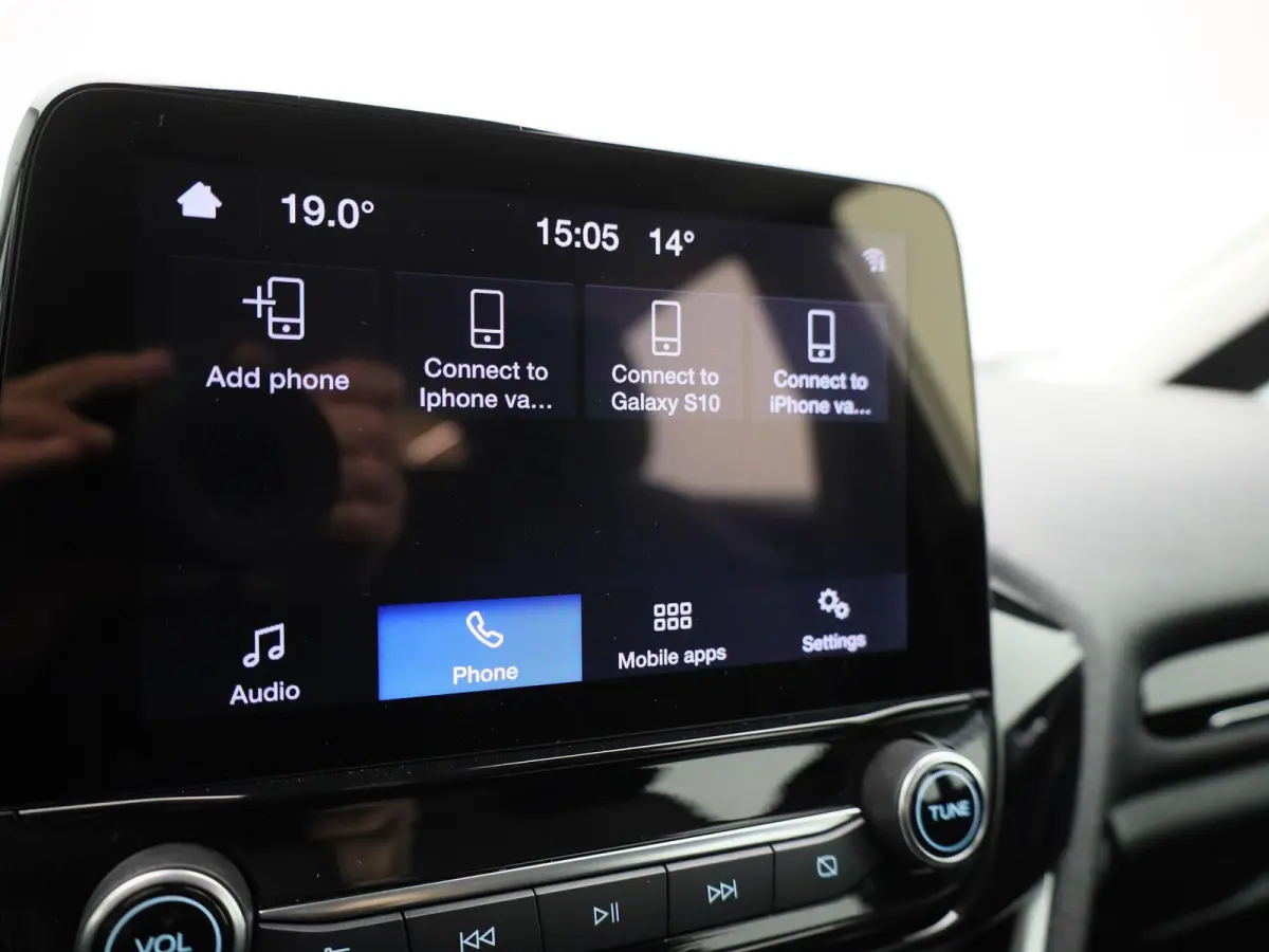 1.0 EcoBoost Hybrid Titanium | Apple Carplay/Android Auto | Parkeersensoren | Airconditioning | Lichtmetalen Velgen |